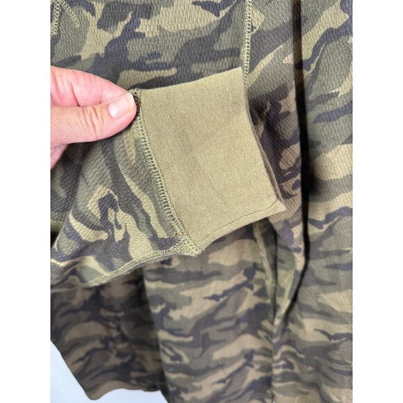 Old Navy Mens Green Camouflage Thermal Top Medium Waffle Knit Crewneck - Picture 6 of 10